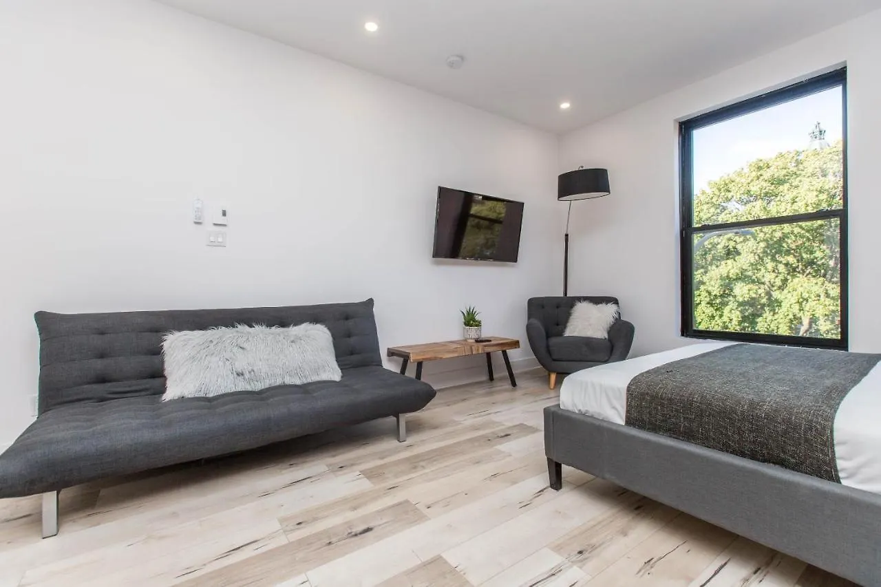 Apartment Lofts Du Parc Lahaie Montreal