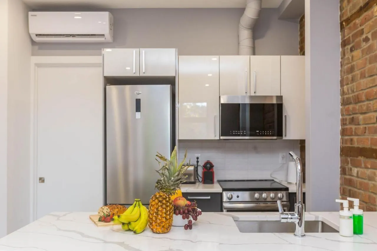 Apartment Lofts Du Parc Lahaie Montreal