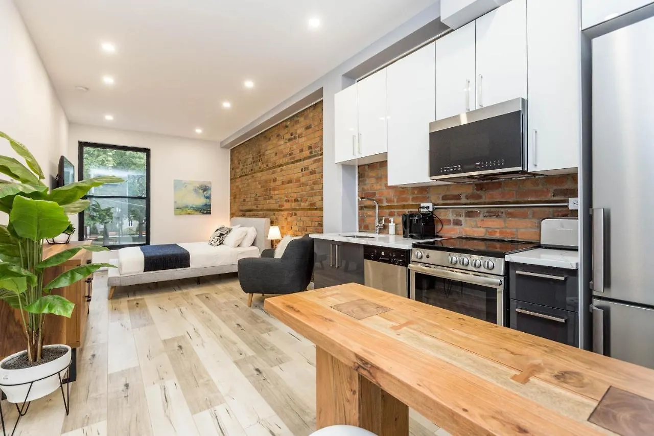 Apartment Lofts Du Parc Lahaie Montreal
